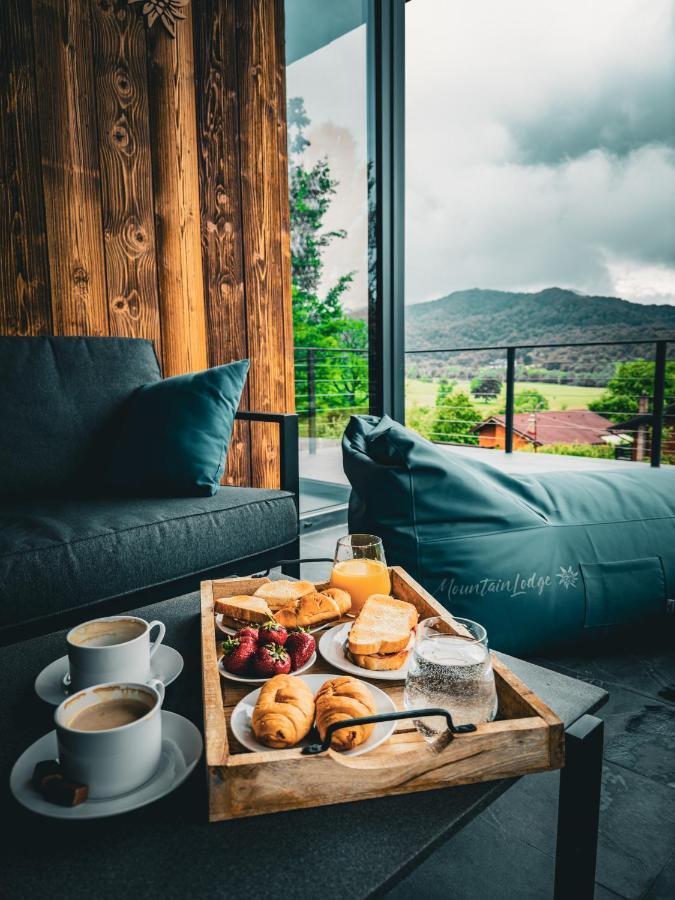Rîşnov Mountain Lodge מראה חיצוני תמונה